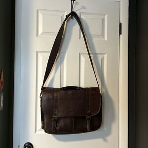 Samsonite Classic Leather Flapover Case